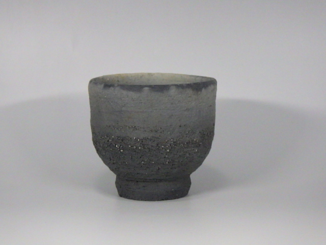 加藤寿逸（瀬戸焼灰釉ぐい飲み）
