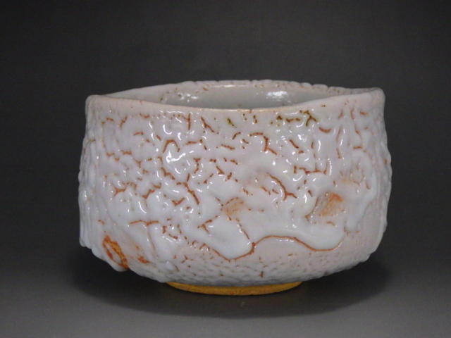 【茶道】抹茶茶碗　加藤秀山　作　陶器製 茶碗 白と茶色の斑点　草文様 茶道】抹茶茶碗加藤秀山作陶器製 茶碗 白と茶色の斑点草文様