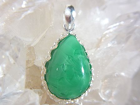 イイモリストーン （ビクトリアストーン） プチ ペンダント ☆ 【Atropos コレクション】 送料無料！