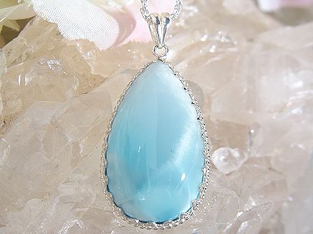 店長おすすめ ラリマー ペンダント ☆ ドロップ ☆ シルバーチェーン付き 【Atropos コレクション】