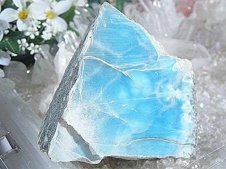 ラリマー　原石  ８３８グラム（１面磨き）☆ ご奉仕品