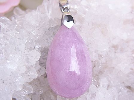 クンツァイト 高品質ペンダント ☆ ドロップ ☆