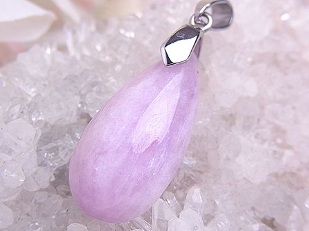 クンツァイト 高品質ペンダント ☆ ドロップ ☆
