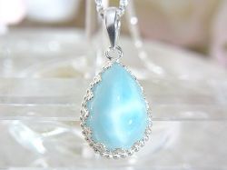 店長おすすめ！ラリマー プチペンダント ☆ 十字ドロップ ☆ シルバーチェーン付き 【Atropos コレクション】