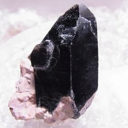 モリオン（黒水晶）原石 ☆ 破邪の守り石 ☆
