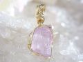 クンツァイト 原石  K14 ゴールド ペンダント ☆ < 女神巻き > ジュエリー ☆
