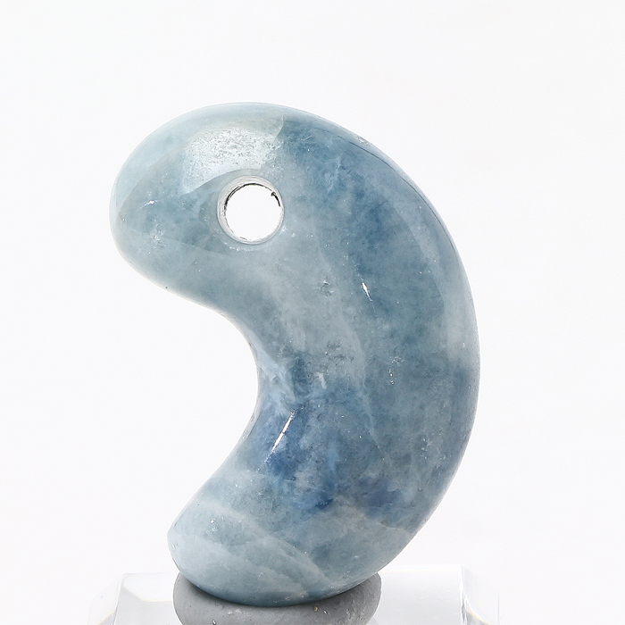 糸魚川翡翠（いといがわひすい） 勾玉 青ヒスイ （入コン沢産） No.260