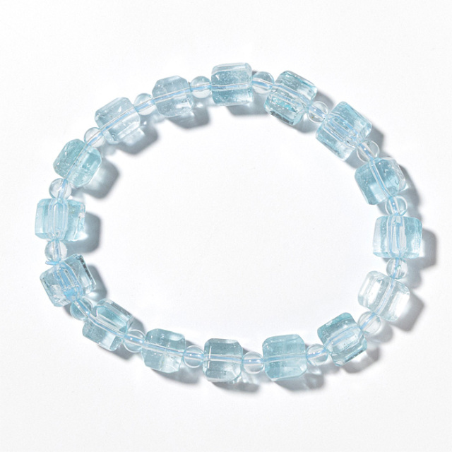 ブレスレット ブルートパーズ （ブラジル産） キューブ 7～8mm 16個 +