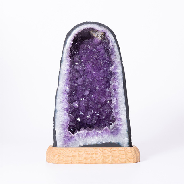 アメジストドーム （カペーラ） 台付 （宮忠彫刻師謹製） No.19