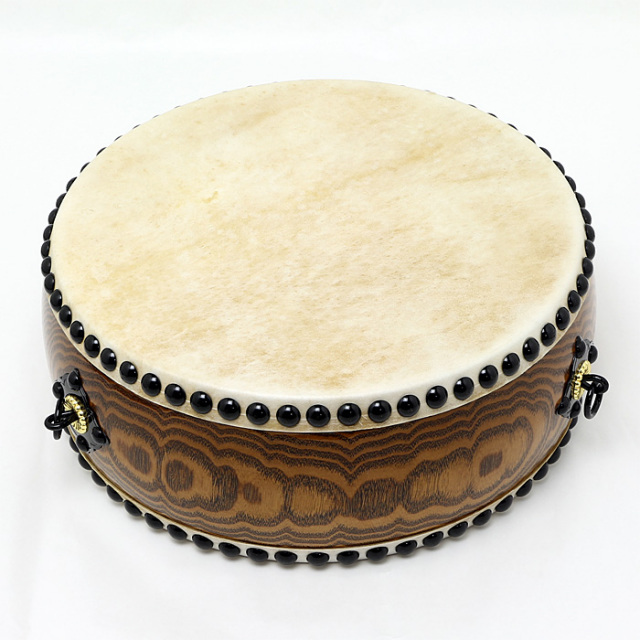 平釣太鼓 径30cm 栓目有胴上革張 目有 | 高級神棚・神具の通販なら伊勢