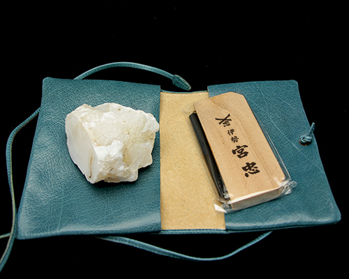 火打石セット 白瑪瑙 「清」 （革製覆無大入型） | 高級神棚・神具の