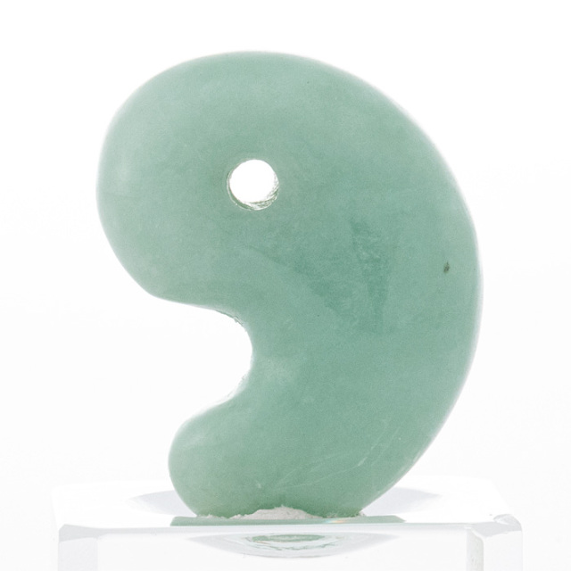 糸魚川翡翠 （いといがわひすい） 勾玉 ブルーグリーン 透過 （姫川産