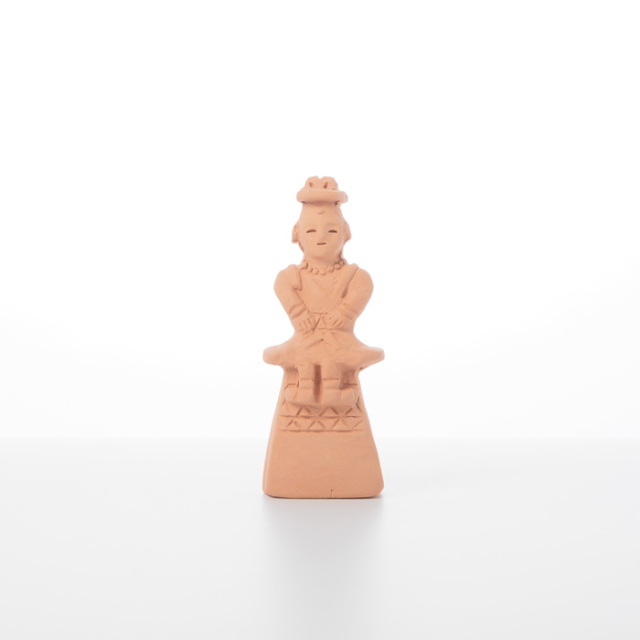 奢华的装饰品　　感受历史 有价值的股票 埴輪（はにわ）セット　ディスプレイ用置物 Amazon.co.jp: 宮崎県 民芸品 手作り はにわ 埴輪 馬 : ホーム