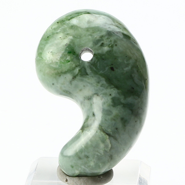 勾玉 日高翡翠（ひだかひすい） （北海道産） No.1 《証明書付