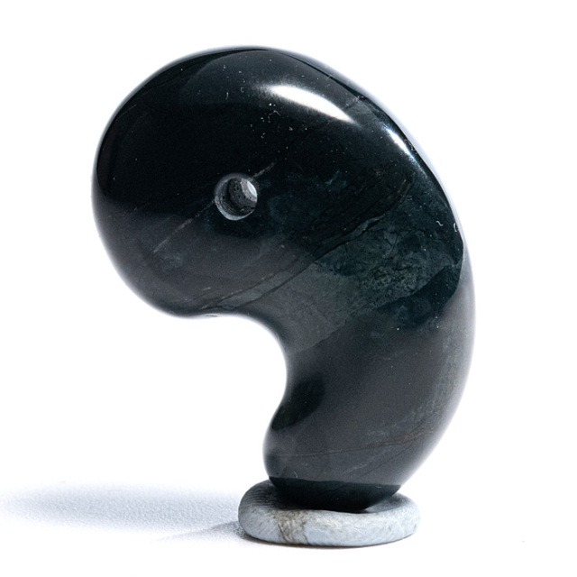 勾玉 神居古潭（カムイコタン）石 （北海道産） No.15 《証明書付