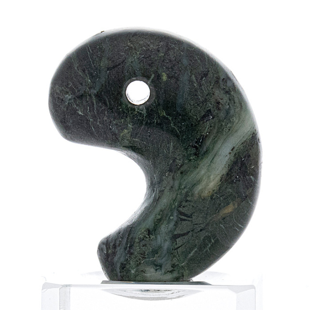 勾玉 神居古潭（カムイコタン） （北海道産） 限定品 No.17 《説明書付》