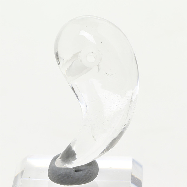 勾玉 天然水晶 ガネッシュヒマール （角閃石入り） No.32 | 神棚・神具