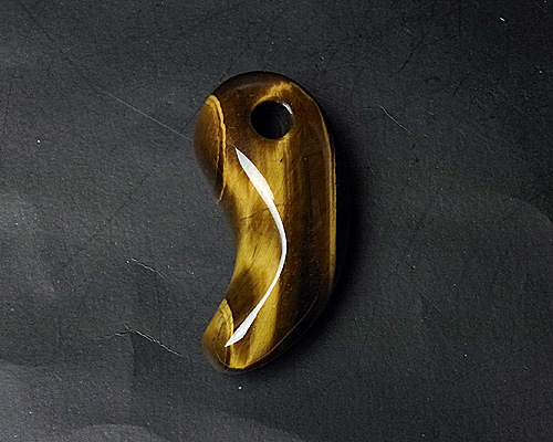 タイガーアイ勾玉（特大） | 高級神棚・神具の通販なら伊勢宮忠