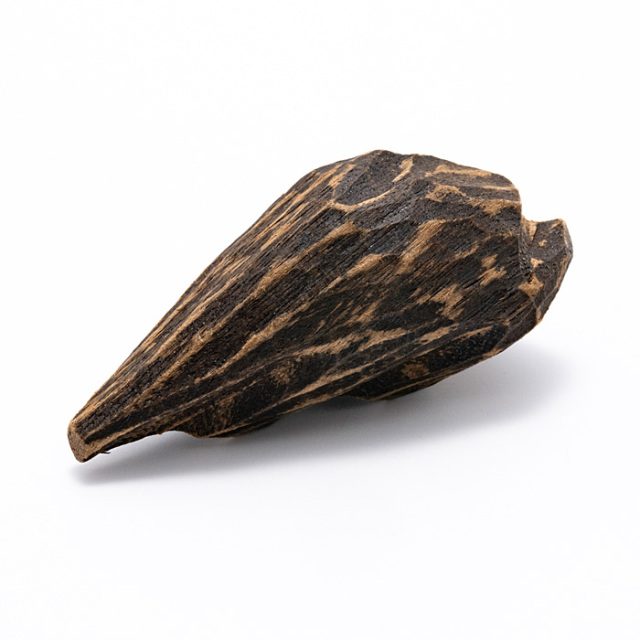 沈香 原木 瓶入り No.4 《証明書付》