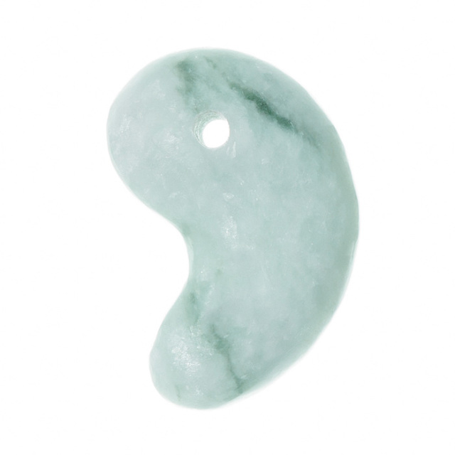 勾玉 糸魚川翡翠 （いといがわひすい） 透過 （姫川産） 桐箱付 No.345