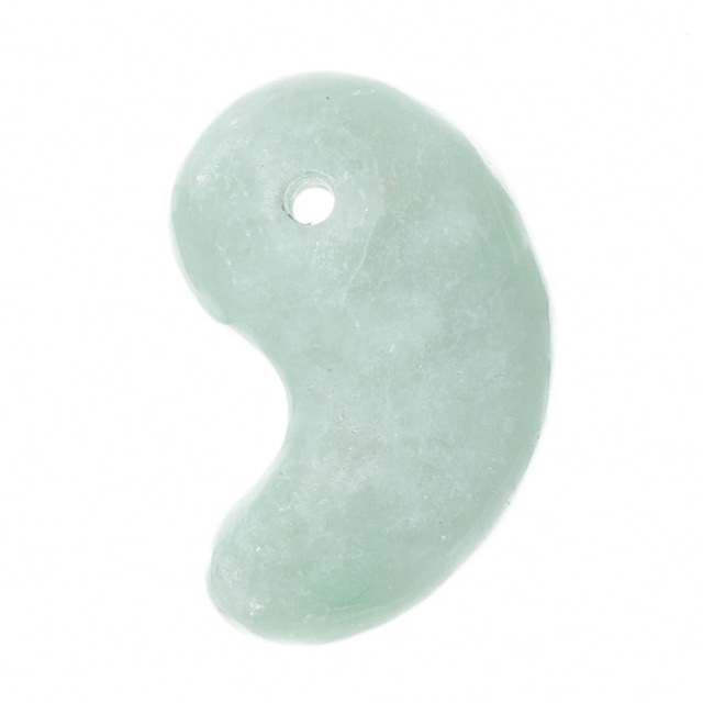 勾玉 糸魚川翡翠 （いといがわひすい） 透過 （姫川産） 桐箱付 No.348