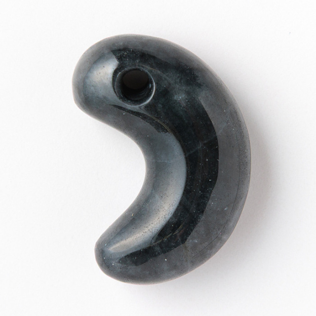 氷魄刀　糸魚川黒翡翠 楽天市場】糸魚川黒翡翠磨き石 G00737 41mm*27mm*12mm 糸魚川 黒