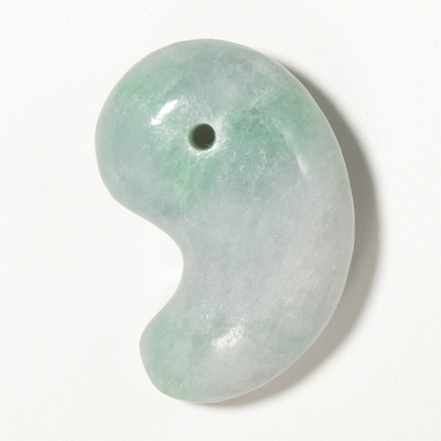 勾玉 糸魚川翡翠 （いといがわひすい） 透過 （小滝川産） 桐箱付 No