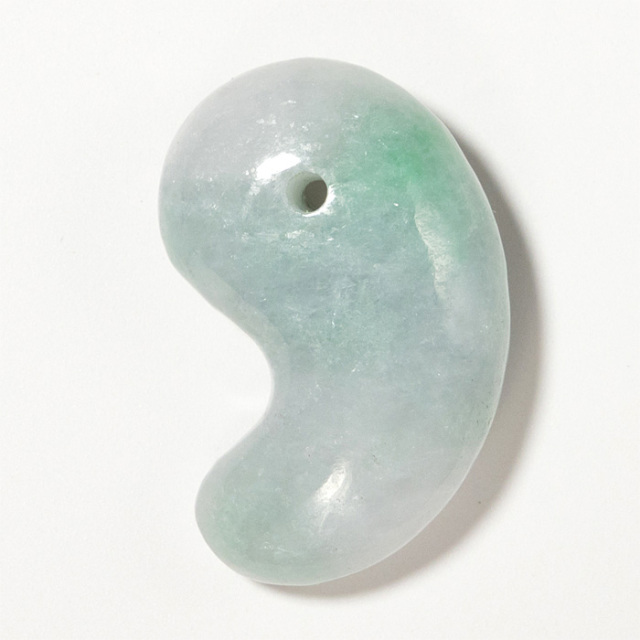 勾玉 糸魚川翡翠 （いといがわひすい） 透過 （小滝川産） 桐箱付 No