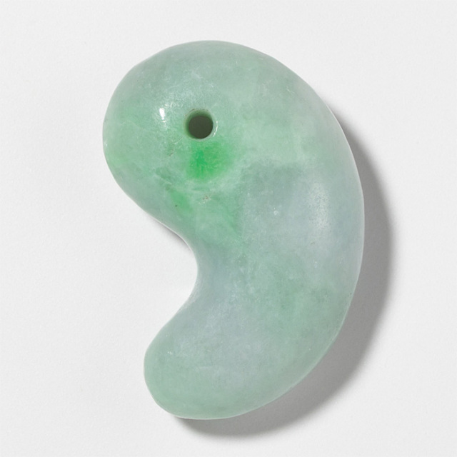 勾玉 糸魚川翡翠 （いといがわひすい） 透過 （姫川産） 桐箱付 No.396