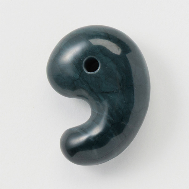 日本の名石】北海道産 神居古潭石 (かむいこたんせき) 【木製台座付き