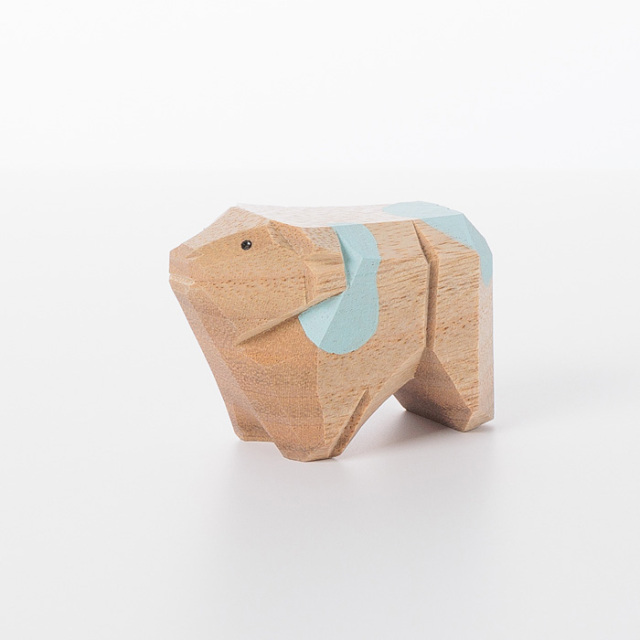 伊勢一刀彫 干支 丑 紙箱入り | 高級神棚・神具の通販なら伊勢宮忠