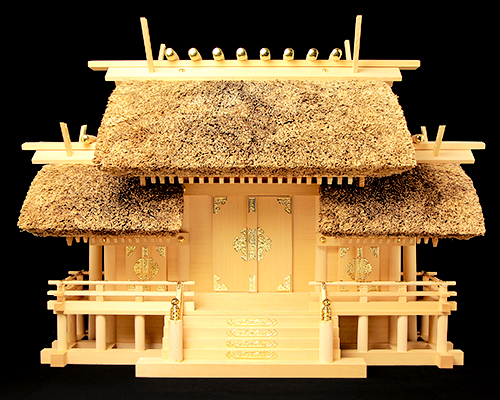 アウトレット】 神棚 茅葺屋根違い三社宮〈K-4〉 No.1 | 高級神棚・神
