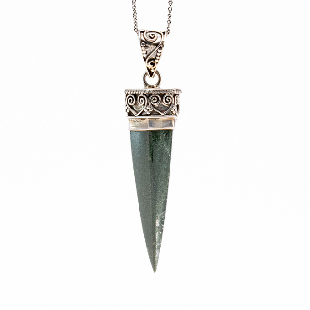 ペンダントトップ 天然水晶 （ヒマラヤ ガネッシュヒマール産） No.33