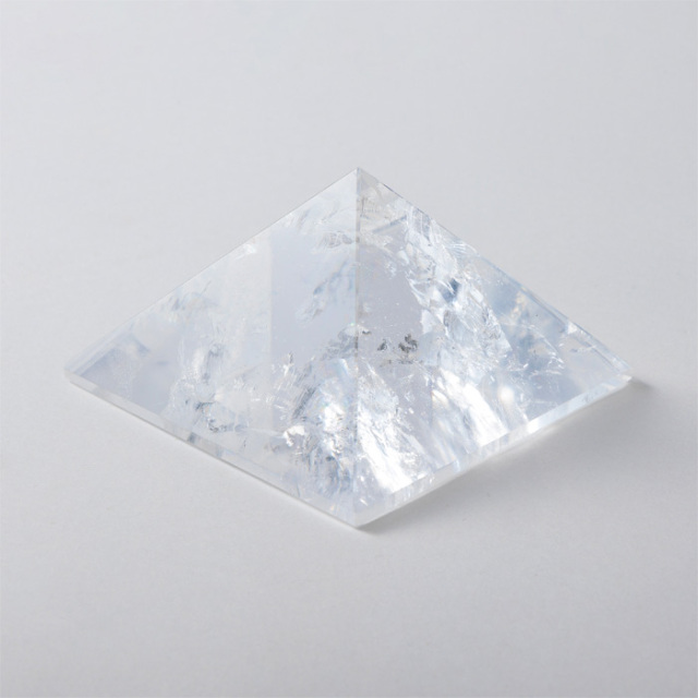 【レムリアン水晶】 ピラミッド シェイプ A ブラジル産 水晶ピラミッド レムリアンシード （ブラジル バイーア州セントセ産