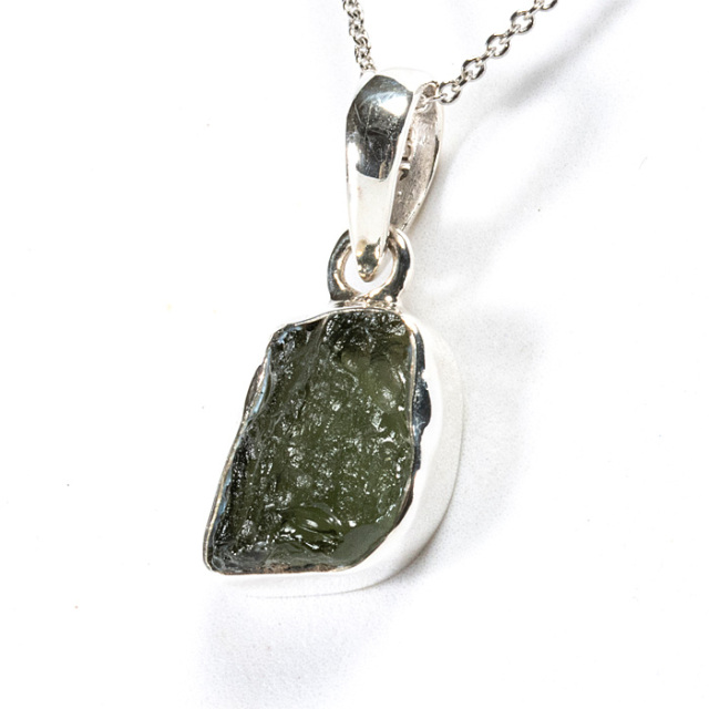 ペンダントトップ モルダバイト （チェコ共和国産） SV925 No.56