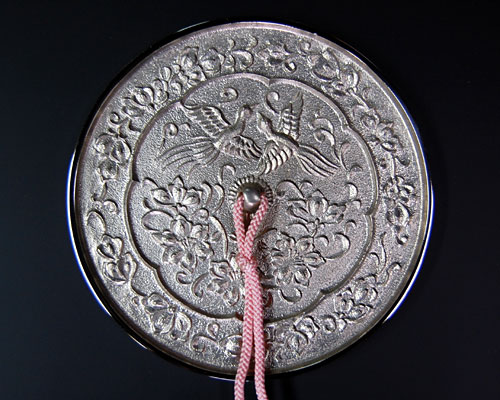 白銅鏡（鳳凰文様入） | 高級神棚・神具の通販なら伊勢宮忠オンライン