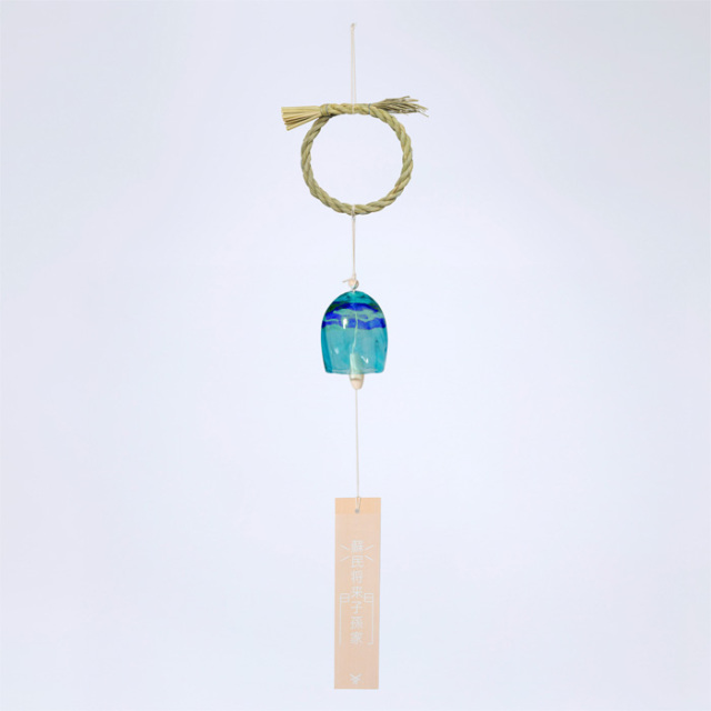 伊勢 風鈴しめ縄 〈手吹きガラス・青〉 木製短冊付き