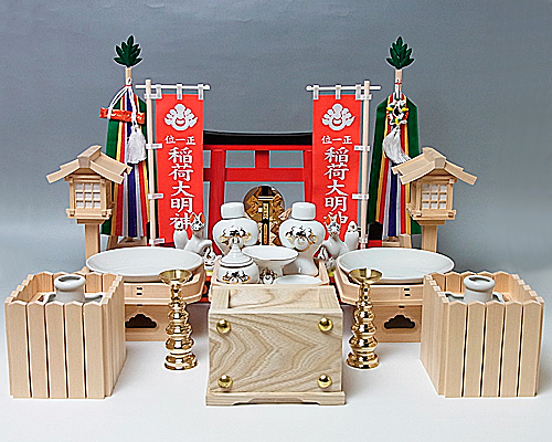 【神具セット】稲荷社用神具フルセット（中）《灯籠をコード式（小）に変更》