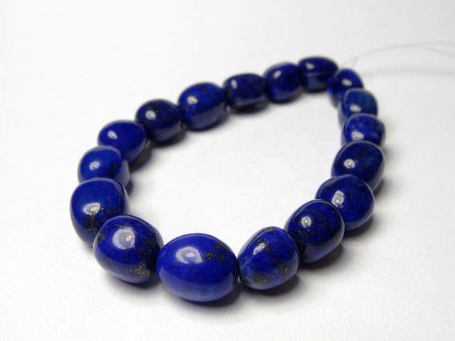 ラピスラズリ タンブルビーズ 約10x14mm 1/2連（約17-19玉）