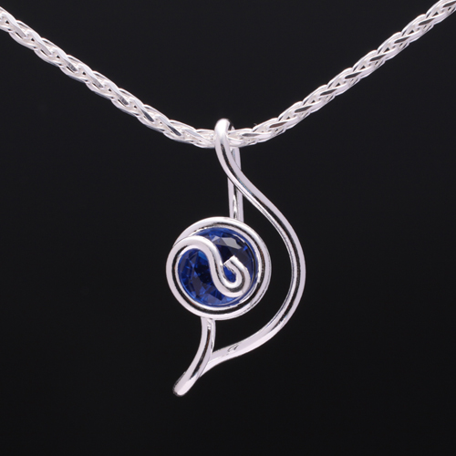 MOON ジルコニア青