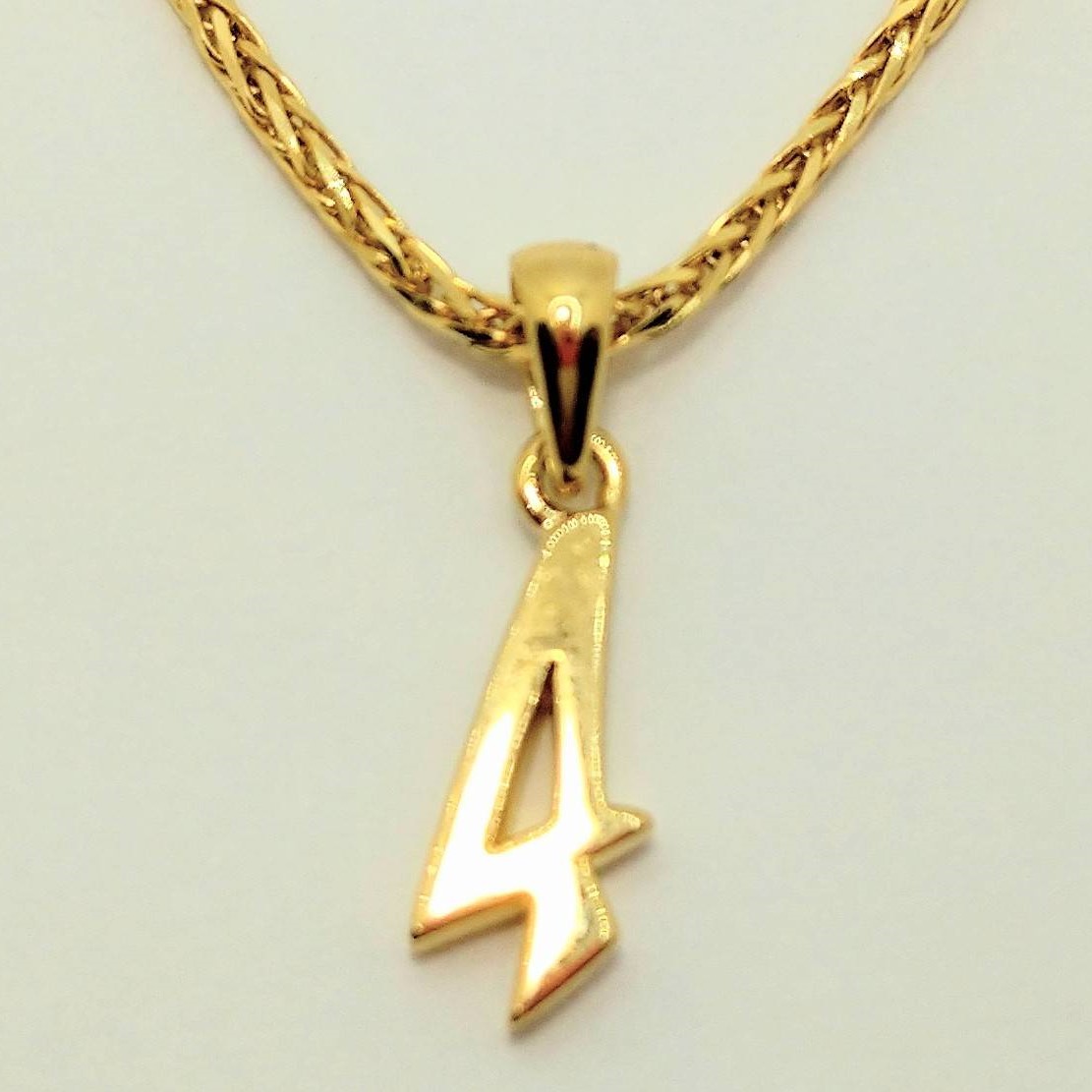 スピリットオブナンバー K18 ナンバー4