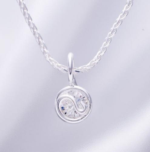 オーシャン　クリスタル　クリスタル色