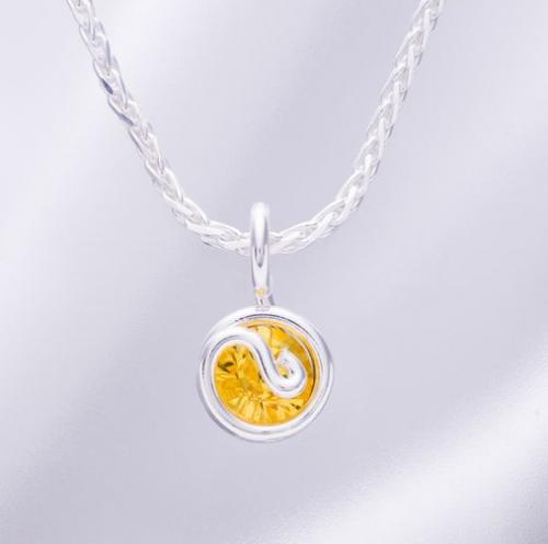 オーシャン　クリスタル　ライトトパーズ