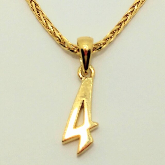 スピリットオブナンバー K18 ナンバー4