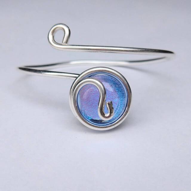 バングル　ダイクロ　ペールブルー