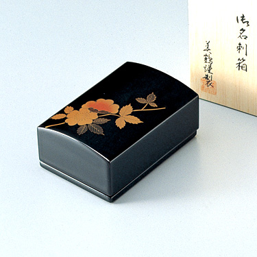 山茶花 名刺箱（小） 黒    漆塗り・木製　11-13201　(製造中止)