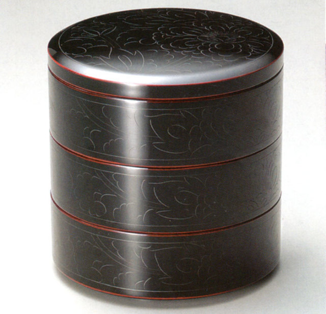 三段丸重箱 牡丹彫 溜内黒  漆塗りお重箱（製造中止）