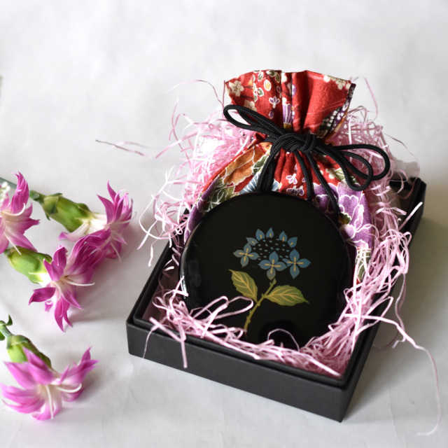 プチ手鏡 あじさい 【名入れサービス】巾着付き 漆塗りコンパクト