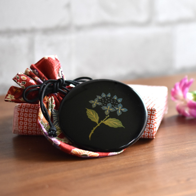 プチ手鏡 あじさい 【名入れサービス】巾着付き 漆塗りコンパクト