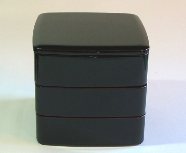 胴張三段重箱 隅丸 溜内朱 6.5寸  木製 漆塗りお重箱（製造中止）